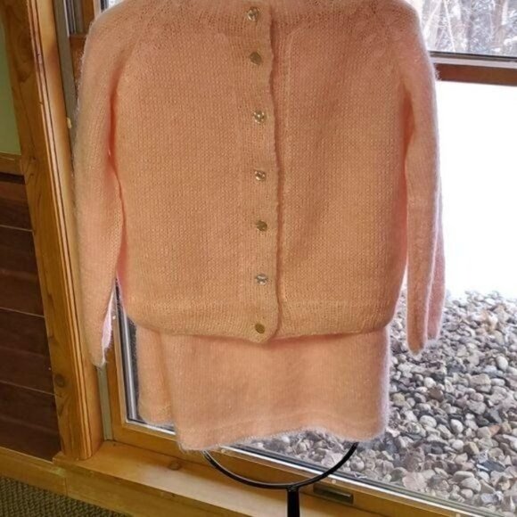 Vintage Handmade 1960's Stunning Wool & Angora Lt. Pink Lined 2 pc. Skirt Set - Picture 4 of 16